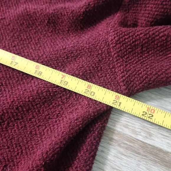 BR Nubby Oversized Turtleneck Sweater - Picture 3 of 6